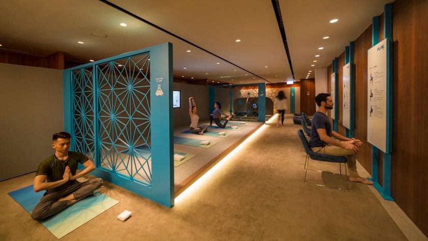 Cathay Pacific lounge